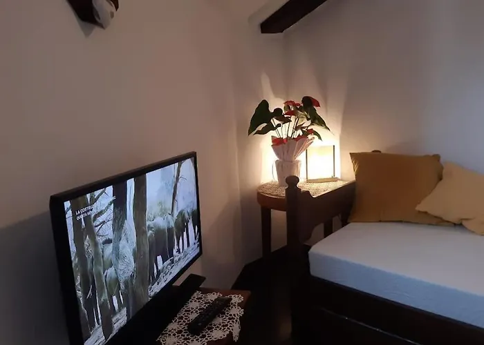 Monolocale piano alto luminoso pochi minuti metro rossa Milano PROMO city tax on request